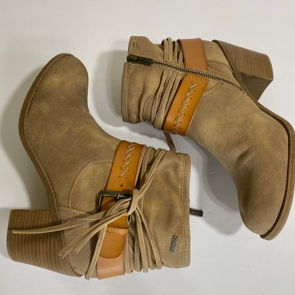 Roxy Dallas Heeled Ankle Boot in Sand/ Tan Size 8.5 - Picture 8 of 15